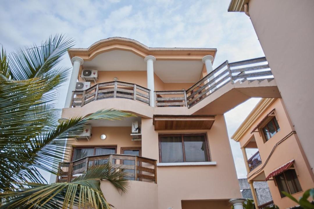 Appartement Charmant Et Lumineux Pointe Noire Ngoại thất bức ảnh